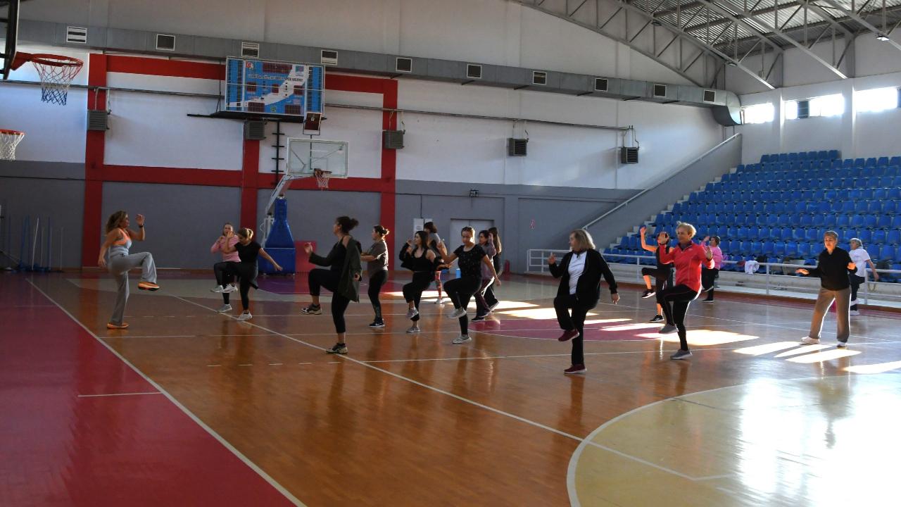 Narlıdere'de kadınlar güne sağlıklı ve enerjik başlıyor