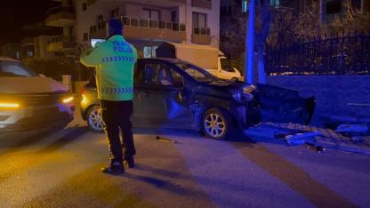 Bayındır'da otomobiller çarpıştı: 1 yaralı