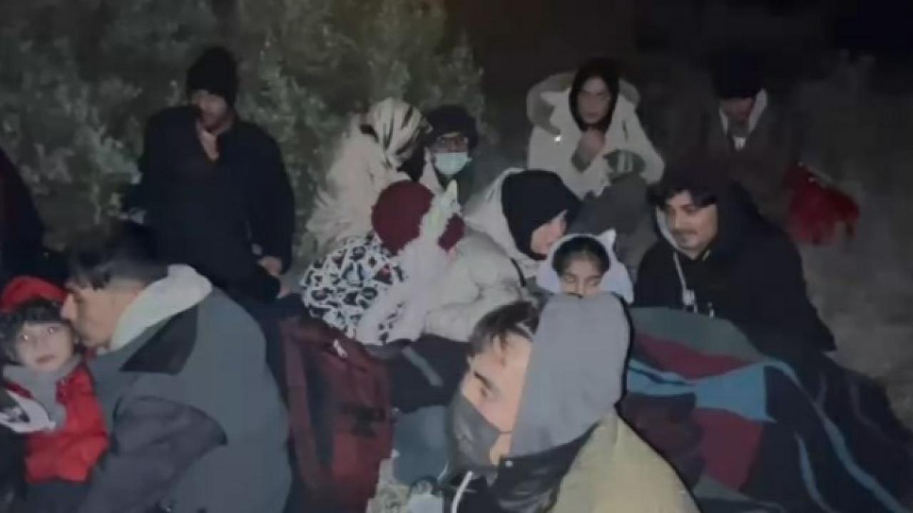 Çeşme’de 25 düzensiz göçmen yakalandı