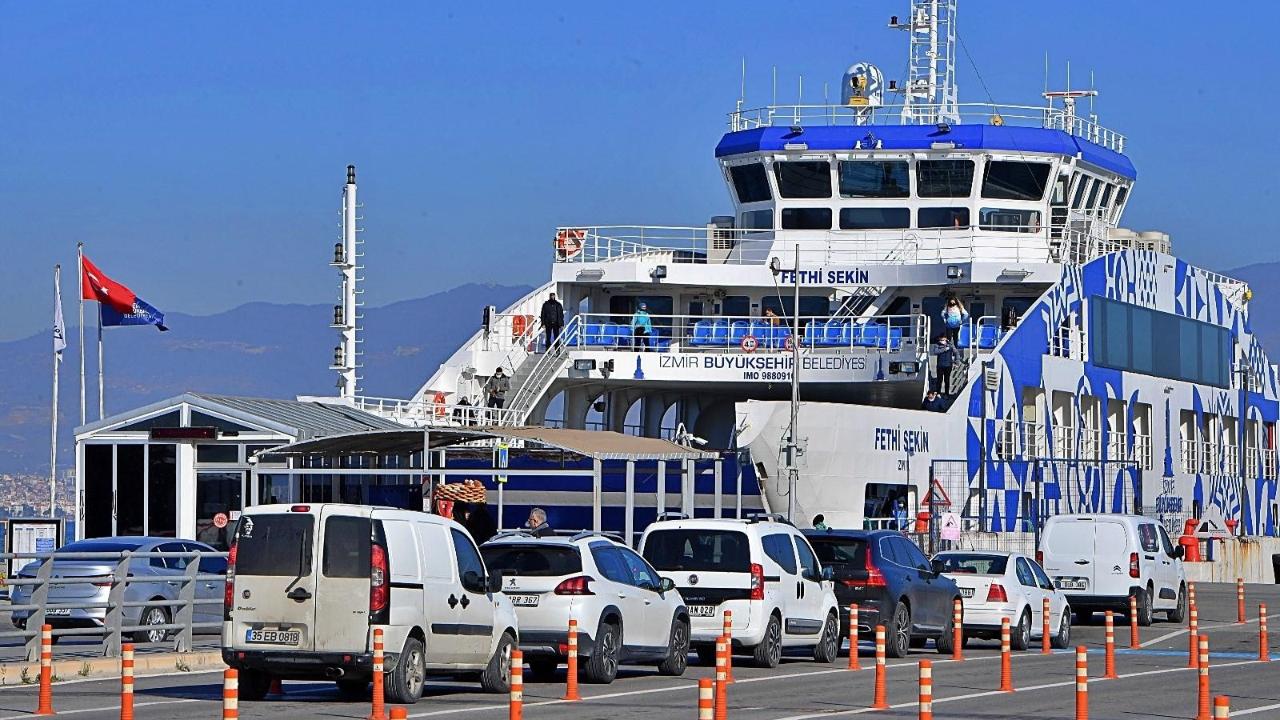 İzmir'de vapur seferleri iptal edildi