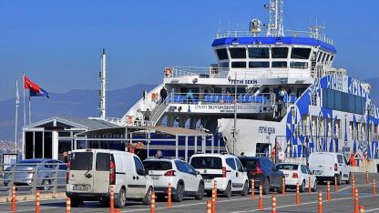 İzmir'de vapur seferleri iptal edildi