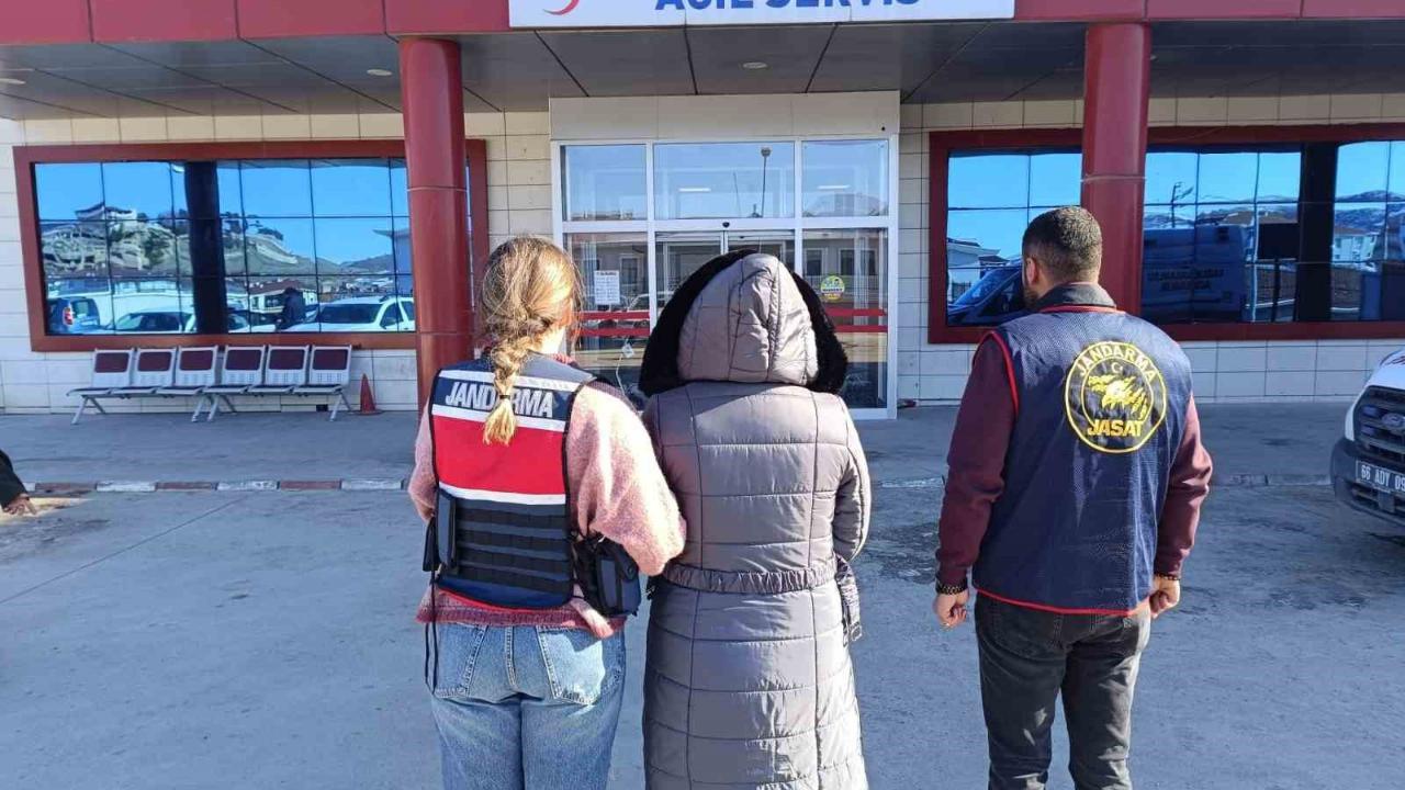 Ölen kardeşinin kimliğiyle 21 yıl gezdi