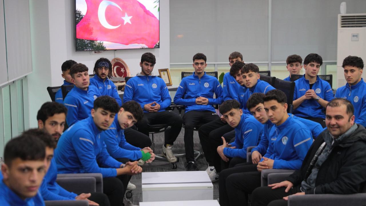 Aliağa Helvacı Spor U-18 Takımı İzmir Şampiyonu Oldu