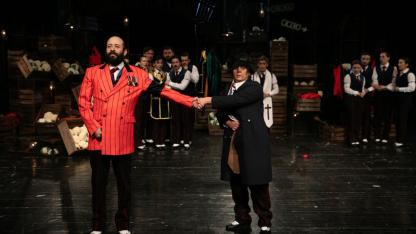 İzmir Şehir Tiyatroları’ndan görkemli prömiyer
