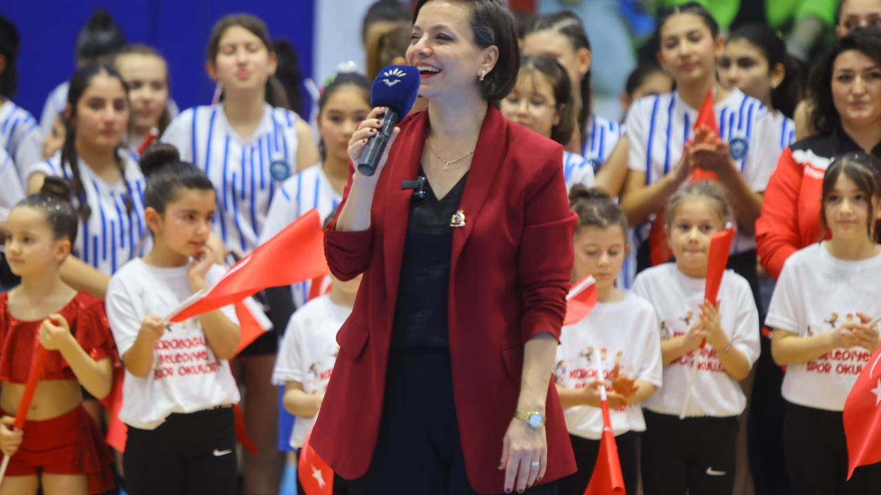 Karabağlar ’da Sömestr Spor Şenliği Bayram Havasında Geçti