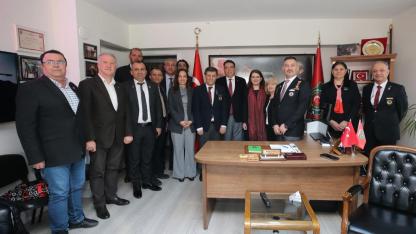 Karşıyaka’da gaziler ve şehit ailelerine anlamlı ziyaret