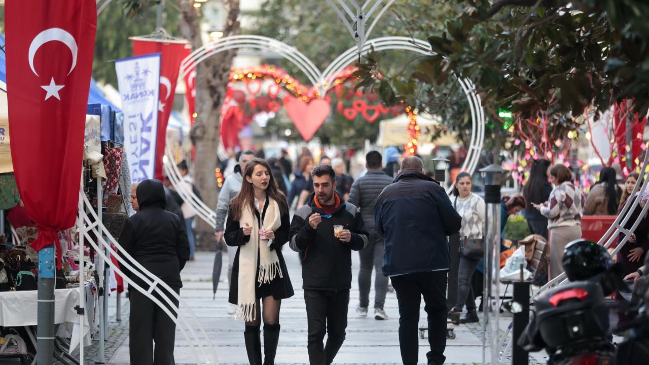 Konak’ın Sevgililer Günü El Emeği Kermesi başladı