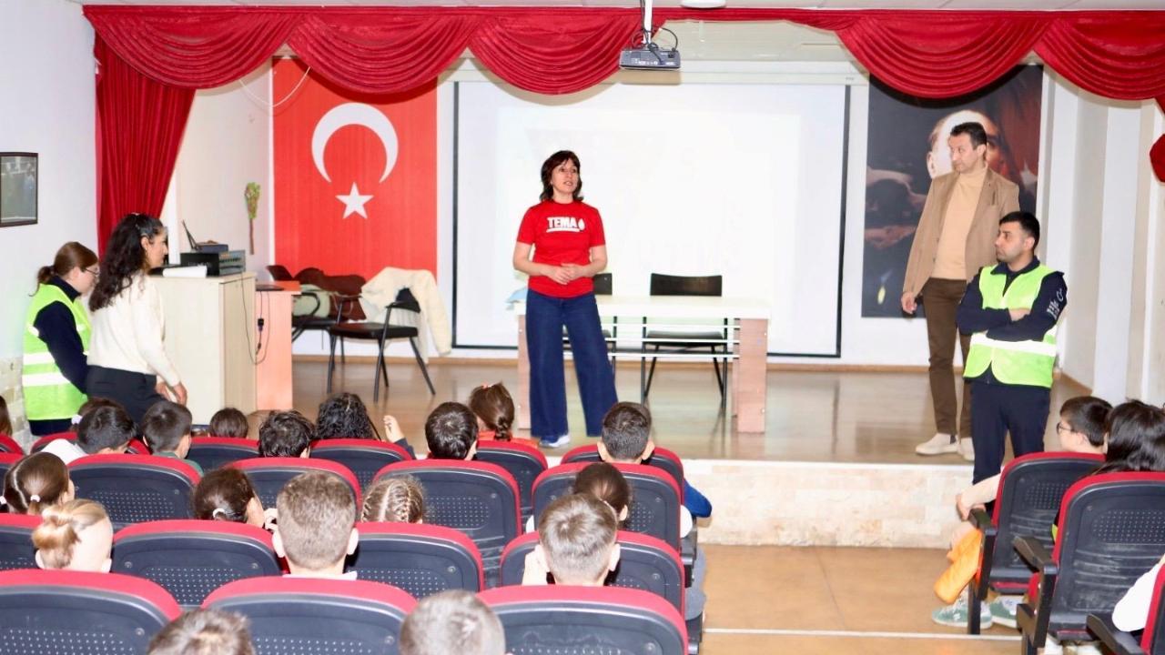 Bayraklı’da sıfır atık bilinci küçük yaşta başlıyor