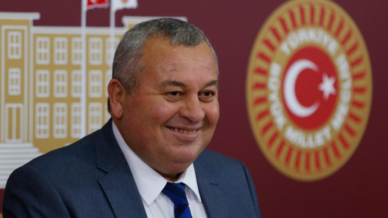 CHP'li Cemal Enginyurt trafik kazası geçirdi!