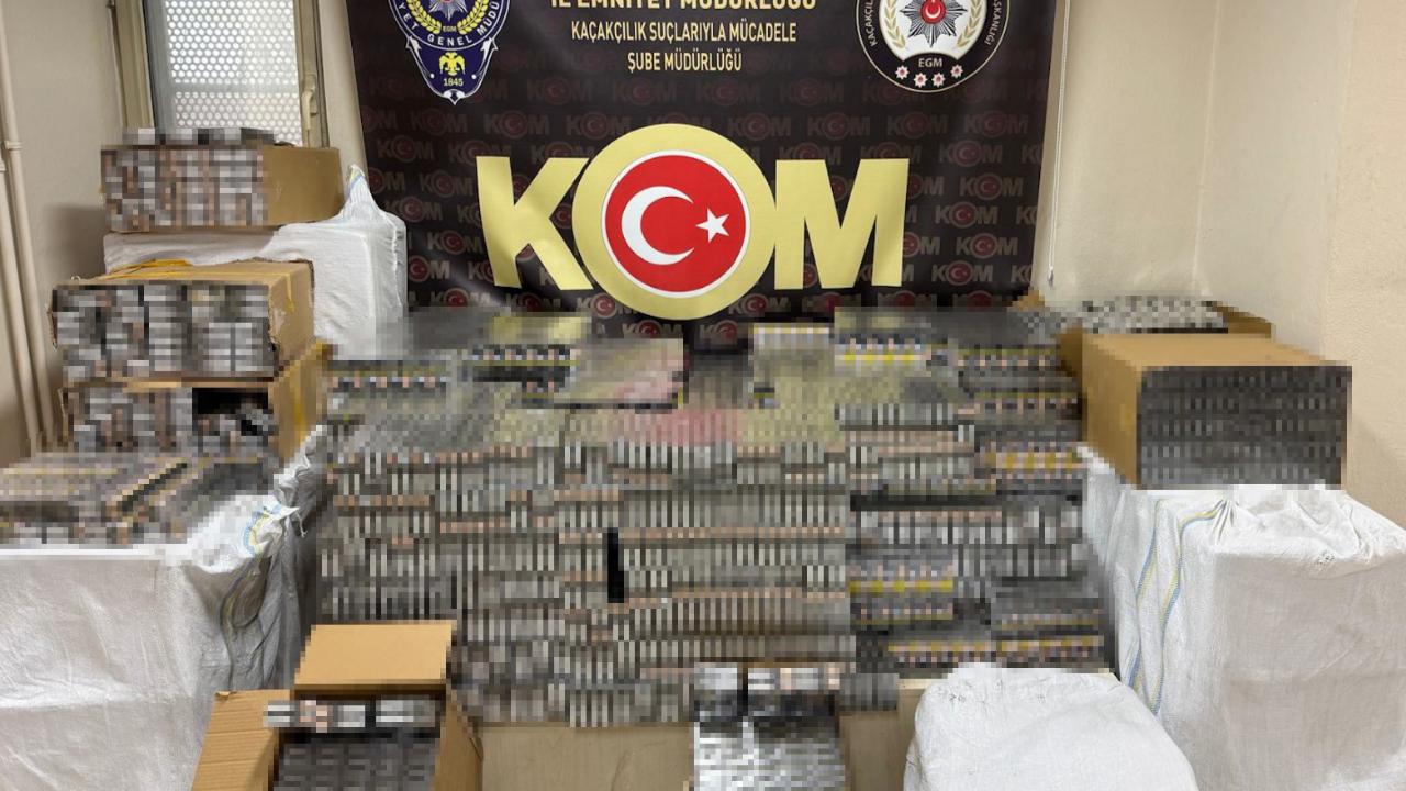 İzmir'de 4,5 milyon lira değerinde kaçak tütün mamulü ele geçirildi
