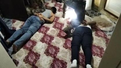 İzmir’de araç ve iş yerine silahlı saldırıda 2 tutuklama