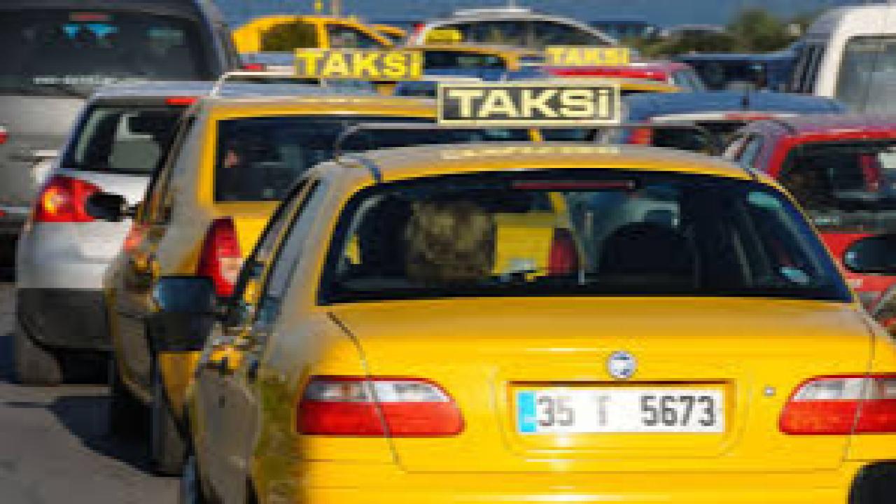 İzmir'de taksilerin indi bindi ücreti 180 lira oldu