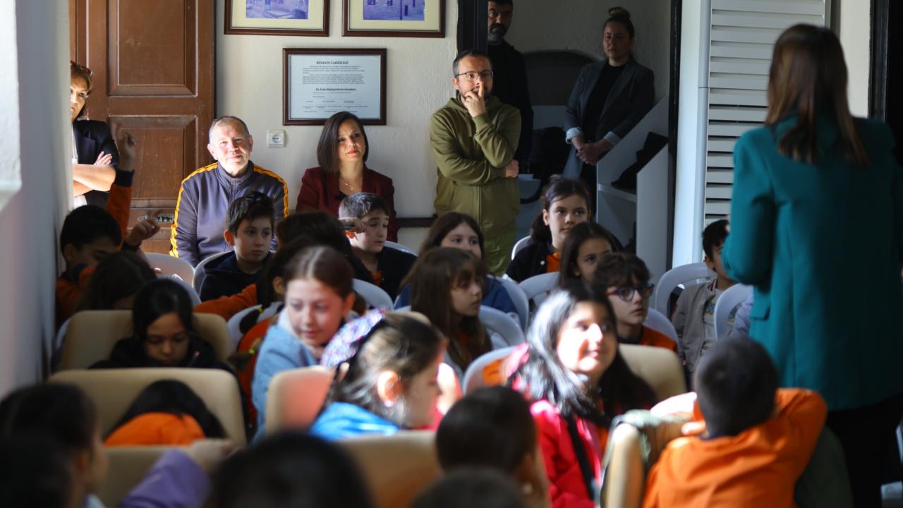 Masal Çarşambaları Çocukların Hayal Dünyasını Aydınlatıyor