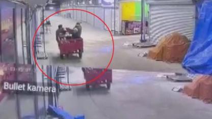 Alışveriş yaparcasına 50 bin TL’lik ayakkabıları çaldılar