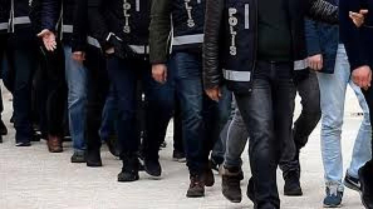 İzmir'de nitelikli dolandırıcılık operasyonu