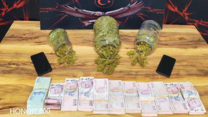 Aranan zehir taciri 2 kilo uyuşturucuyla yakalandı