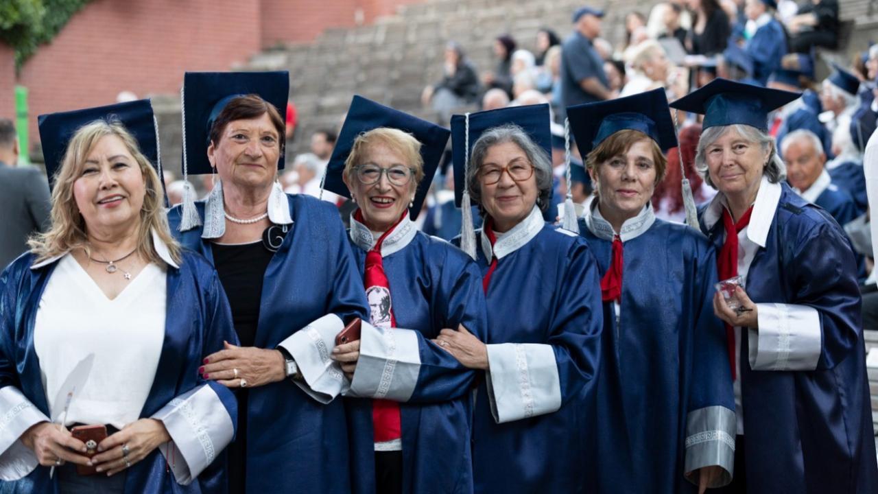Balçova’da Mezuniyet Coşkusu