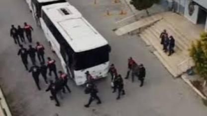 Dolandırıcılık şebekesine 13 ilde dev operasyon