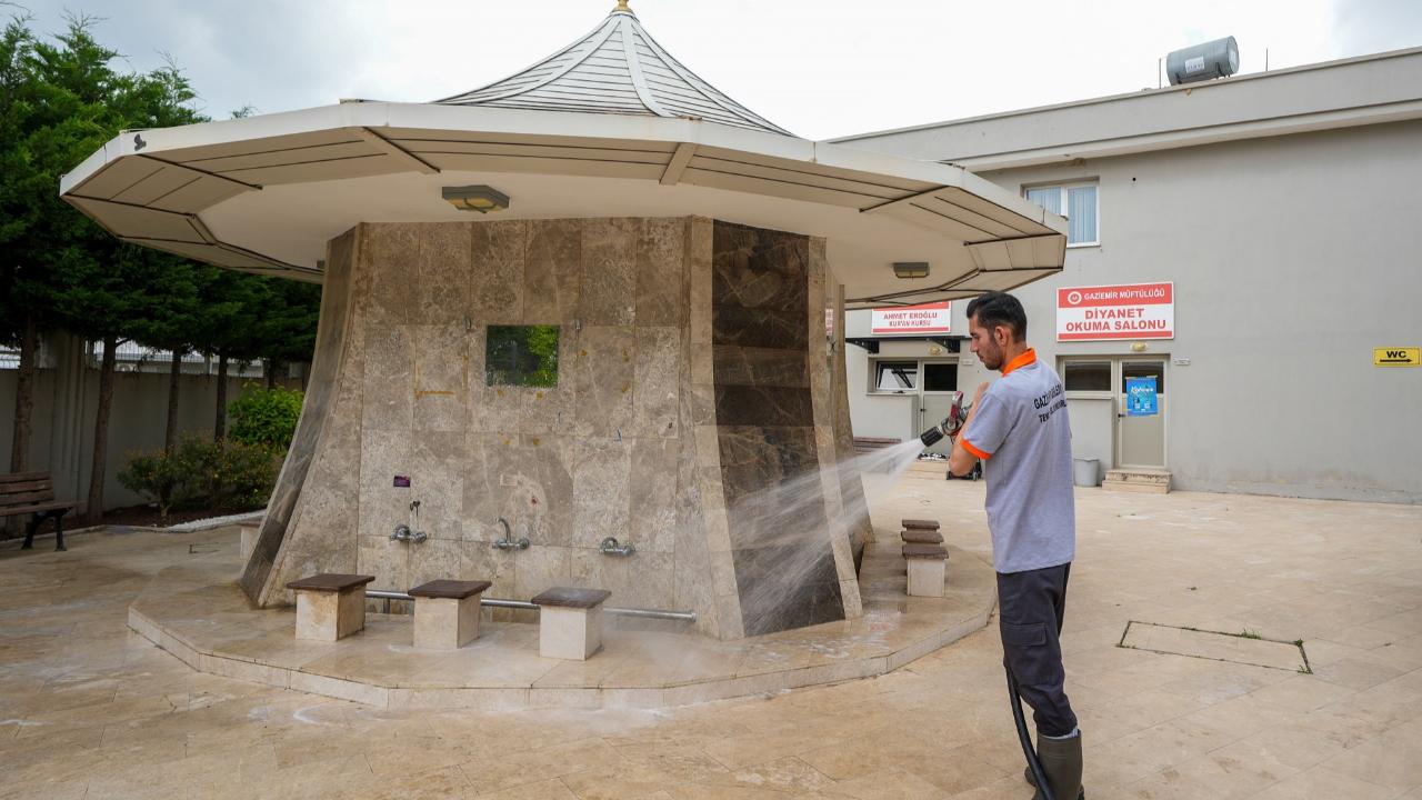 Gaziemir’de Kurban Bayramı temizliği