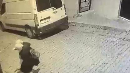 Kağıthane’de direğe dokunan çocuğa elektrik çarptı