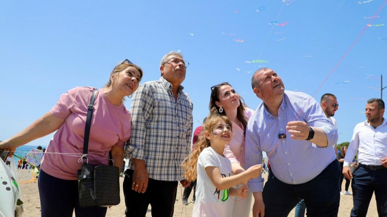 Menderes Uçurtmalarla Rengarenk