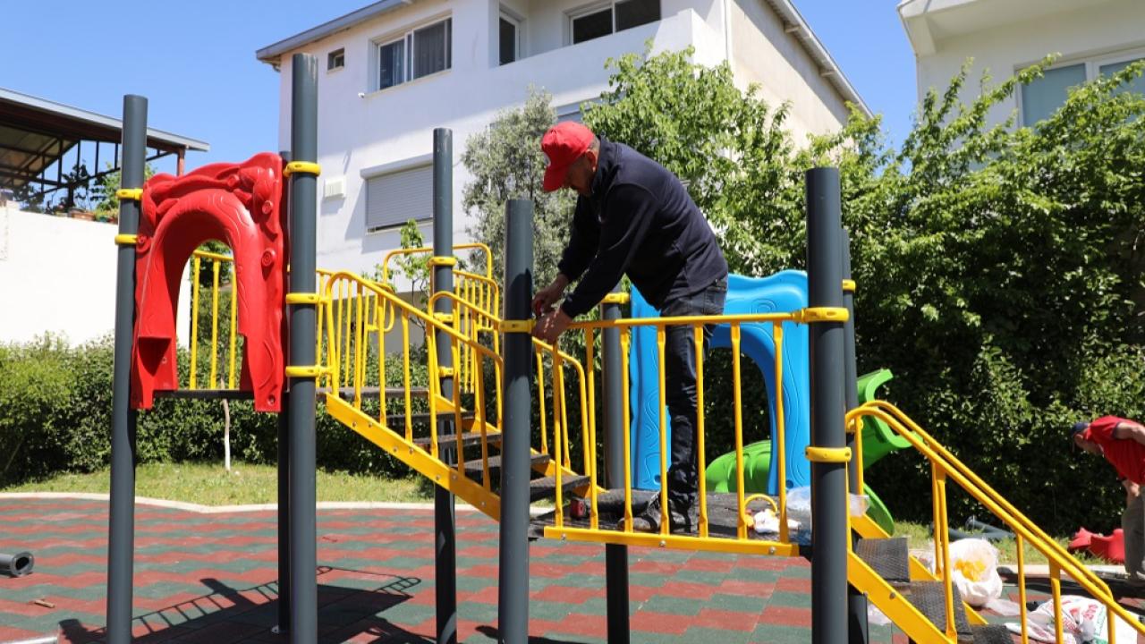 Menderes’te Parklar Yenileniyor