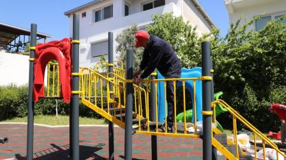 Menderes’te Parklar Yenileniyor