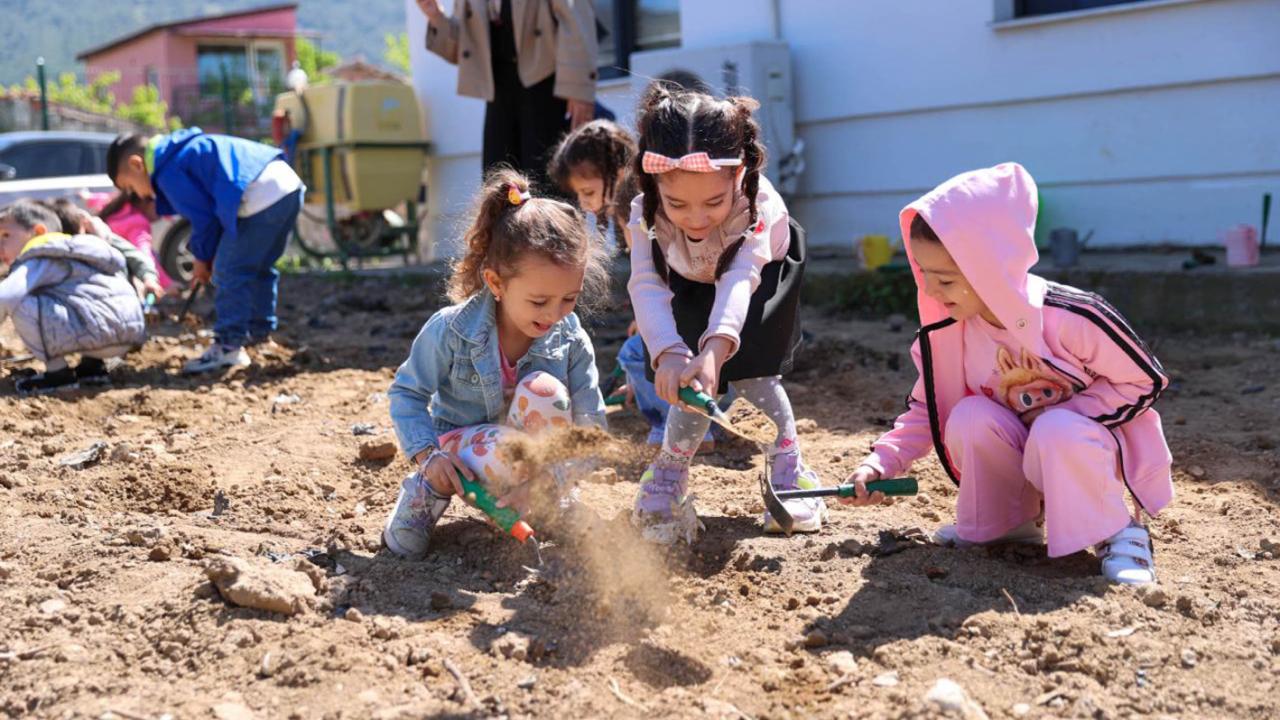 Minik öğrenciler Tarım Okulu’nda doğayla buluştu