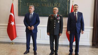 Vali Elban, protokolle bayramlaştı