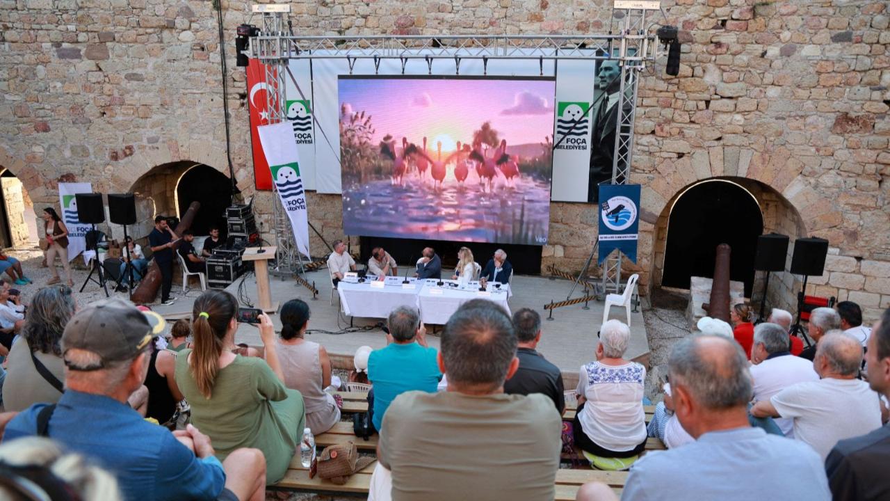 Bilim İnsanları Foça’da Körfezin Geleceğini Konuştu