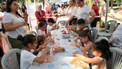 Bornova’da çocukların yaz coşkusu Büyükpark’tan taştı