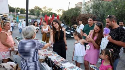 Çeşme’de kadın emeği gece pazarlarında hayat buluyor