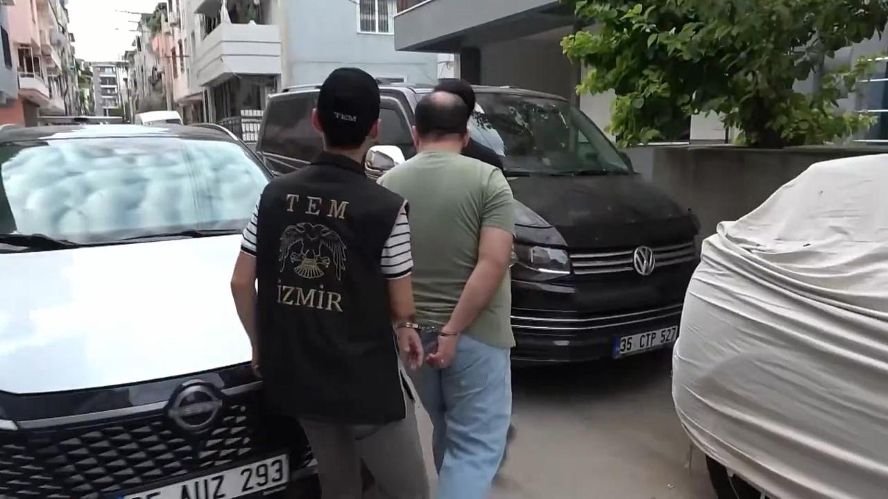 İzmir merkezli 12 ilde FETÖ operasyonu