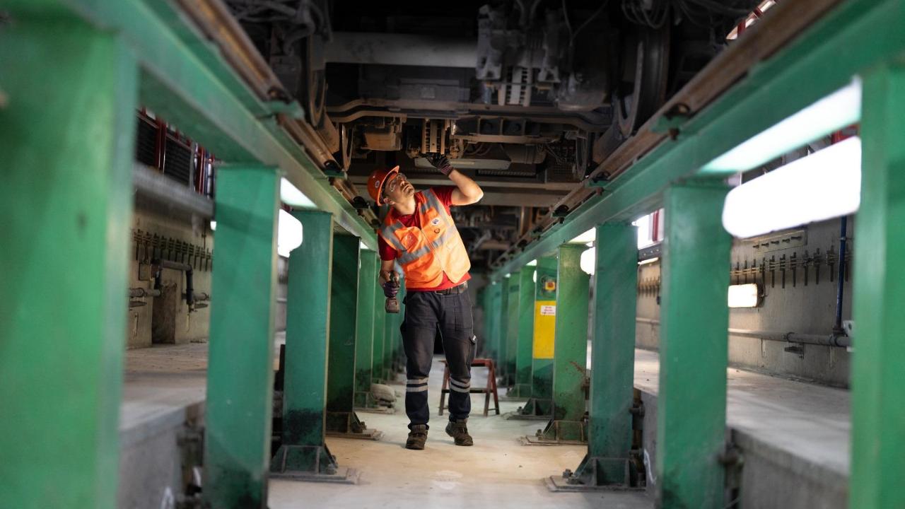 İzmir Metro araçlarını kendi gücüyle yeniliyor