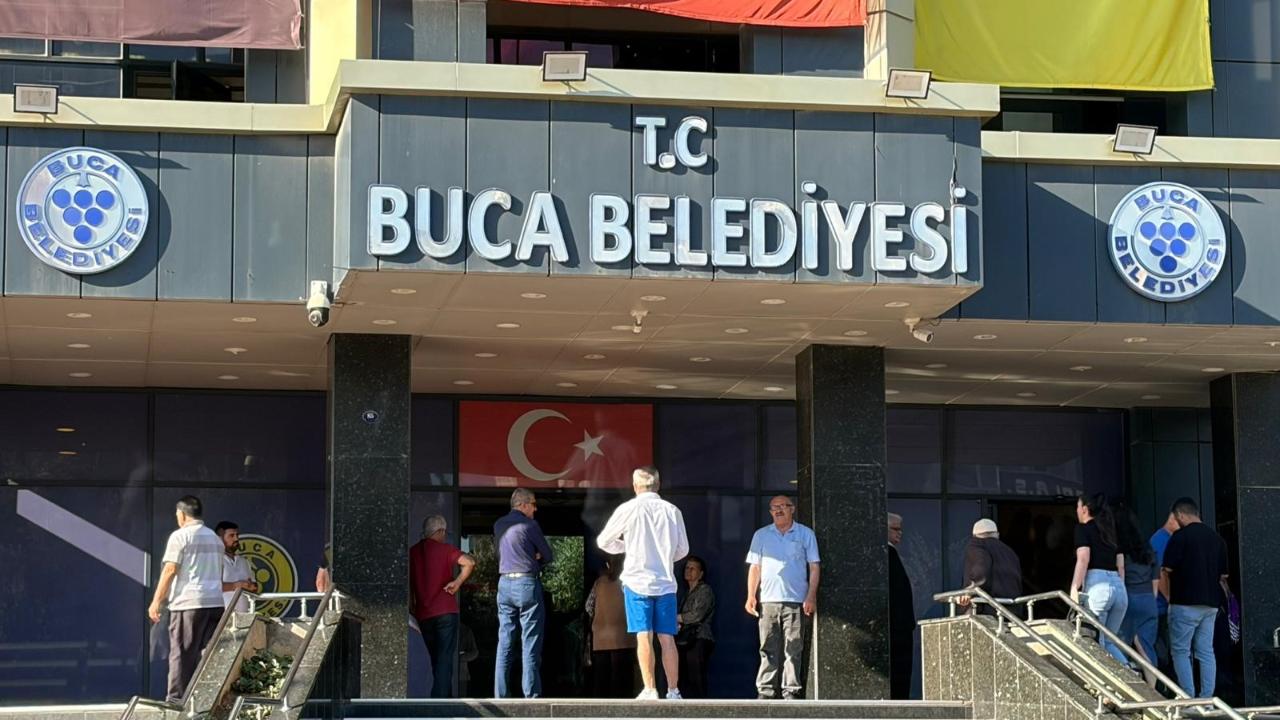 İzmir'de Buca Belediyesine dev yolsuzluk operasyonu