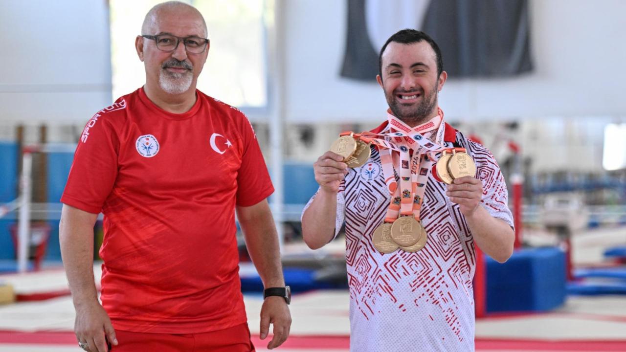 İzmirli özel sporcu Öztürk’ten tarihi başarı