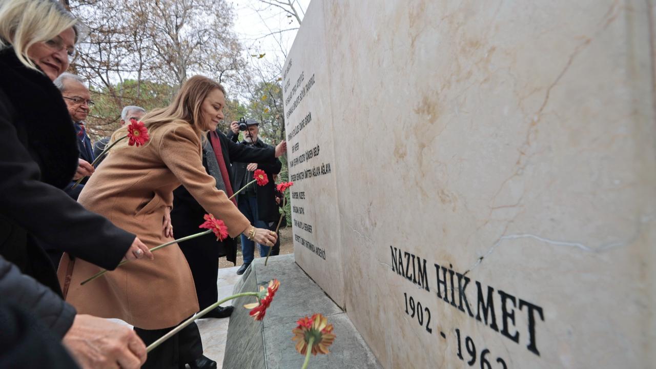 Konak’tan usta şairlere vefa