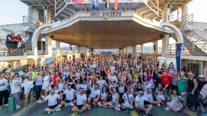 Körfez’in mavisinde 400 kişilik yoga buluşması