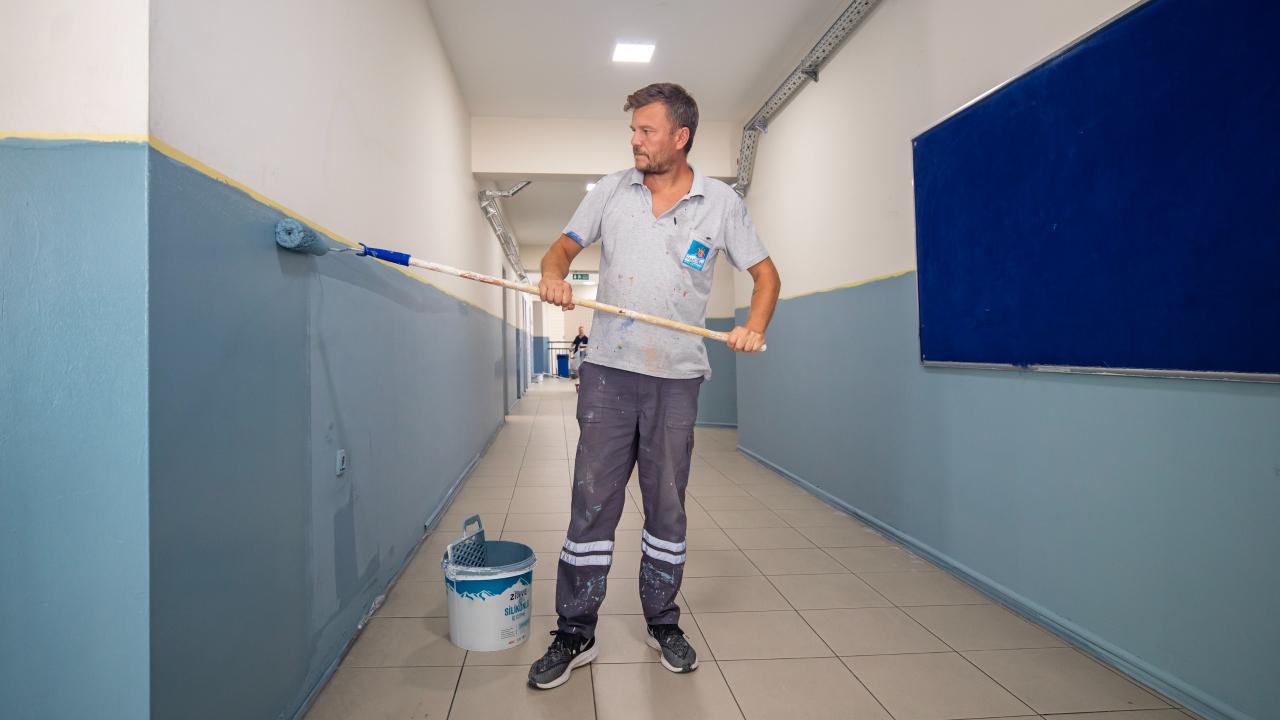 Narlıdere Belediyesi'nden okullara bakım onarım desteği
