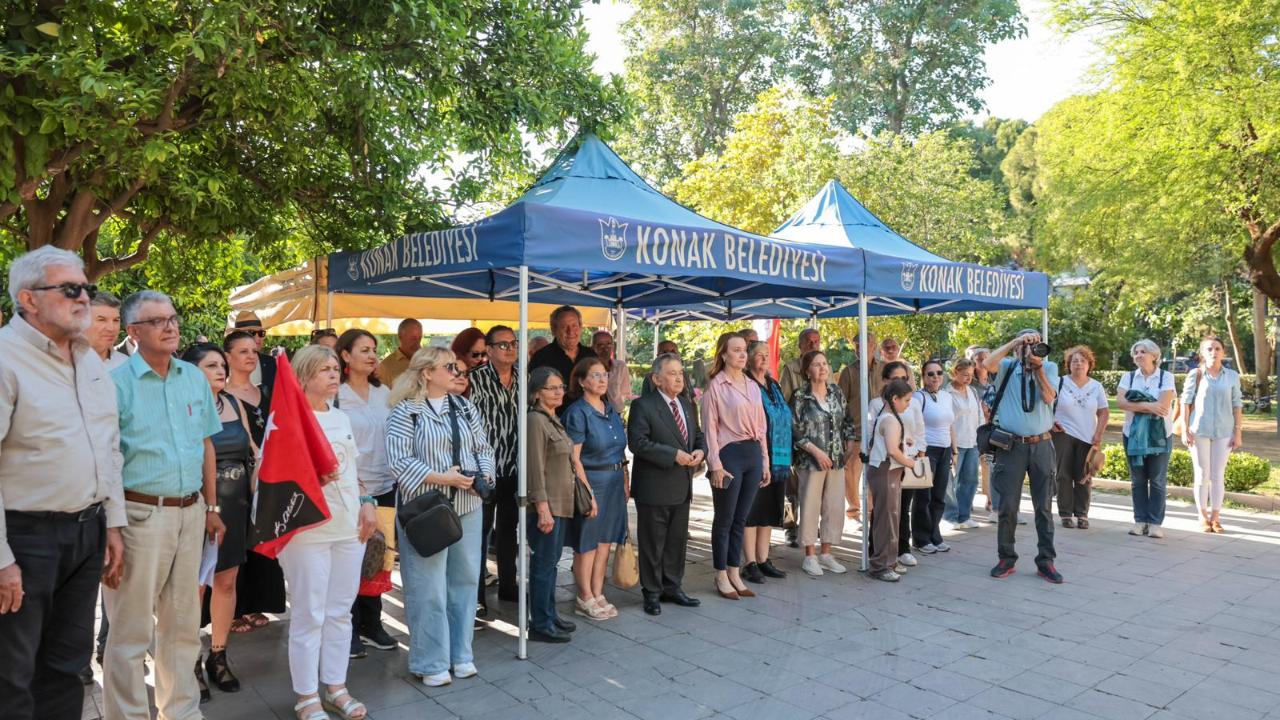 Nazım Hikmet Konak’ta düzenlenen törenle anıldı