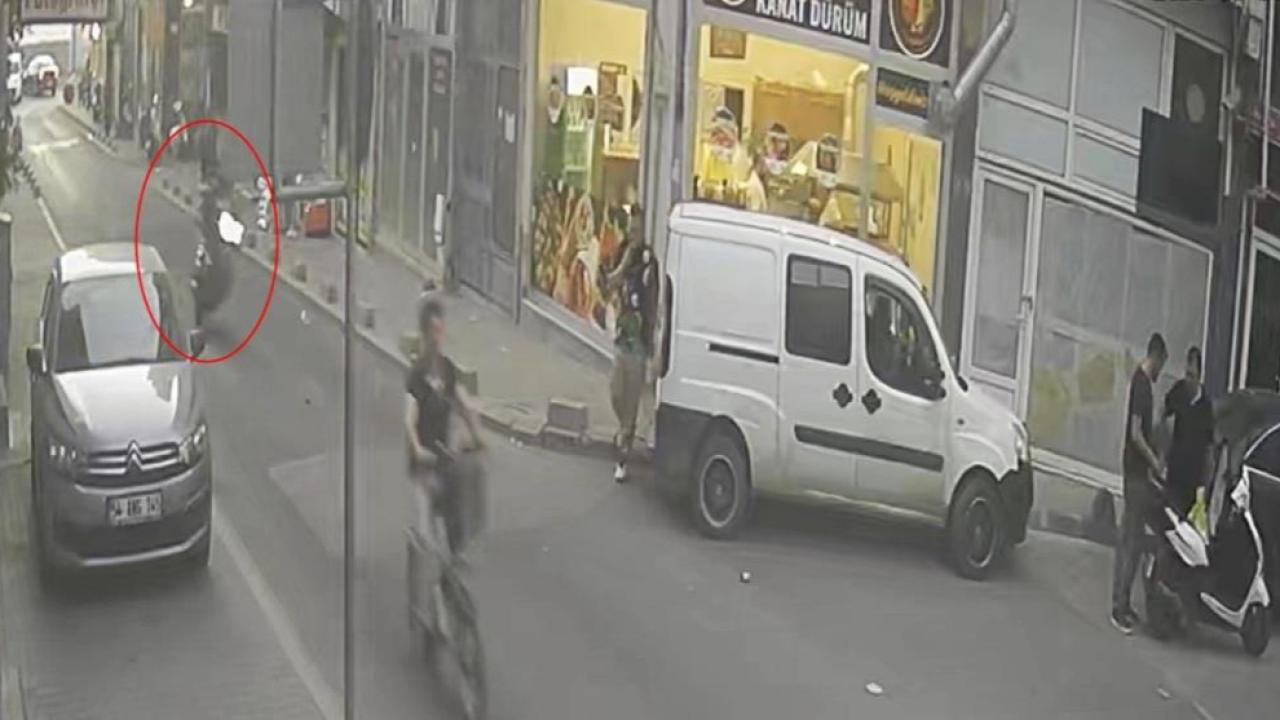 Ön teker şovu kazayla bitti, yaya ezilmekten son anda kurtuldu
