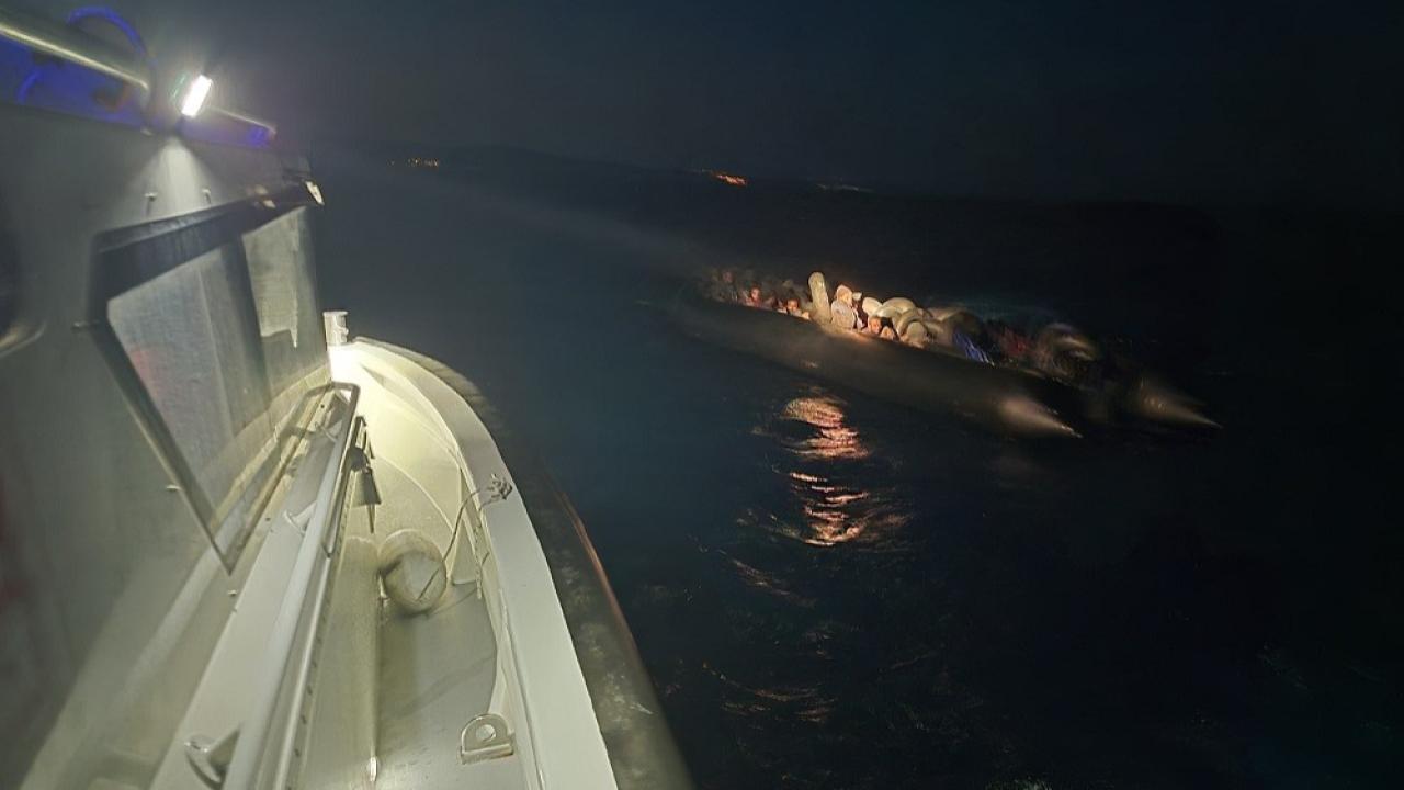 41 düzensiz göçmen ve 1 göçmen kaçakçısı yakalandı