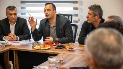Bornova’da mahallelerin nabzı muhtarlarla tutuluyor