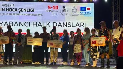 Efes Selçuk Halk Oyunları Ekibi Akşehir'de büyük beğeni topladı