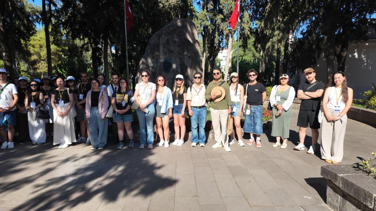 Geleceğin mimarları Karşıyaka’nın tarihi mirasını keşfetti
