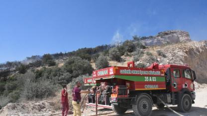 İzmir'de ormanlık alanda çıkan yangın erken müdahaleyle kontrol altında