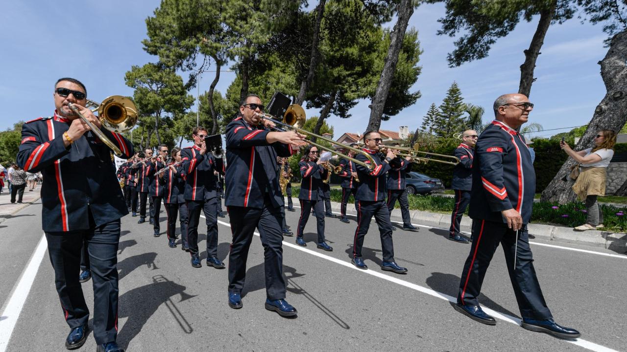 İzmir'in tarihine 83 yıldır “müzikle” tanıklık ediyorlar