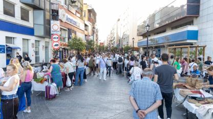 Karşıyaka Gece Pazarı kadın dayanışmasını büyütüyor