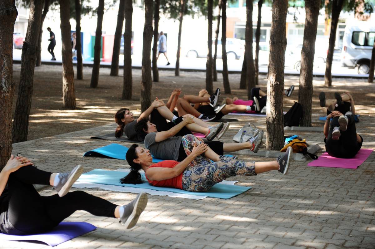 Açık havada sabah sporu keyfi başlıyor