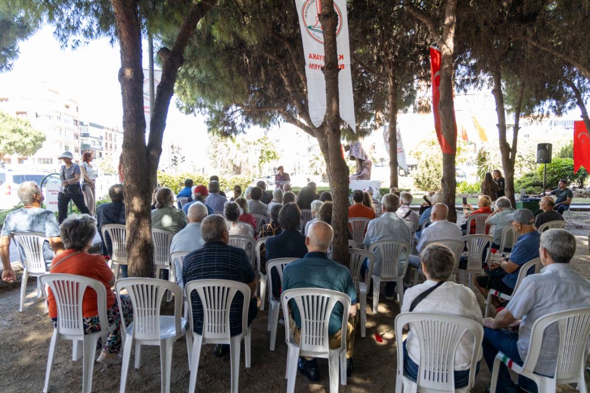 Nazım Hikmet Karşıyaka’da şiirleriyle anıldı